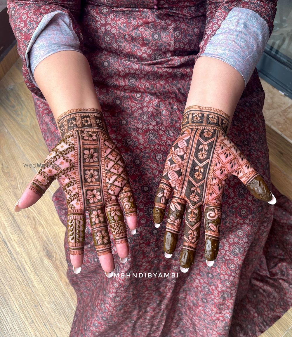 Photo By Mehndi by Ambi - Mehendi Artist