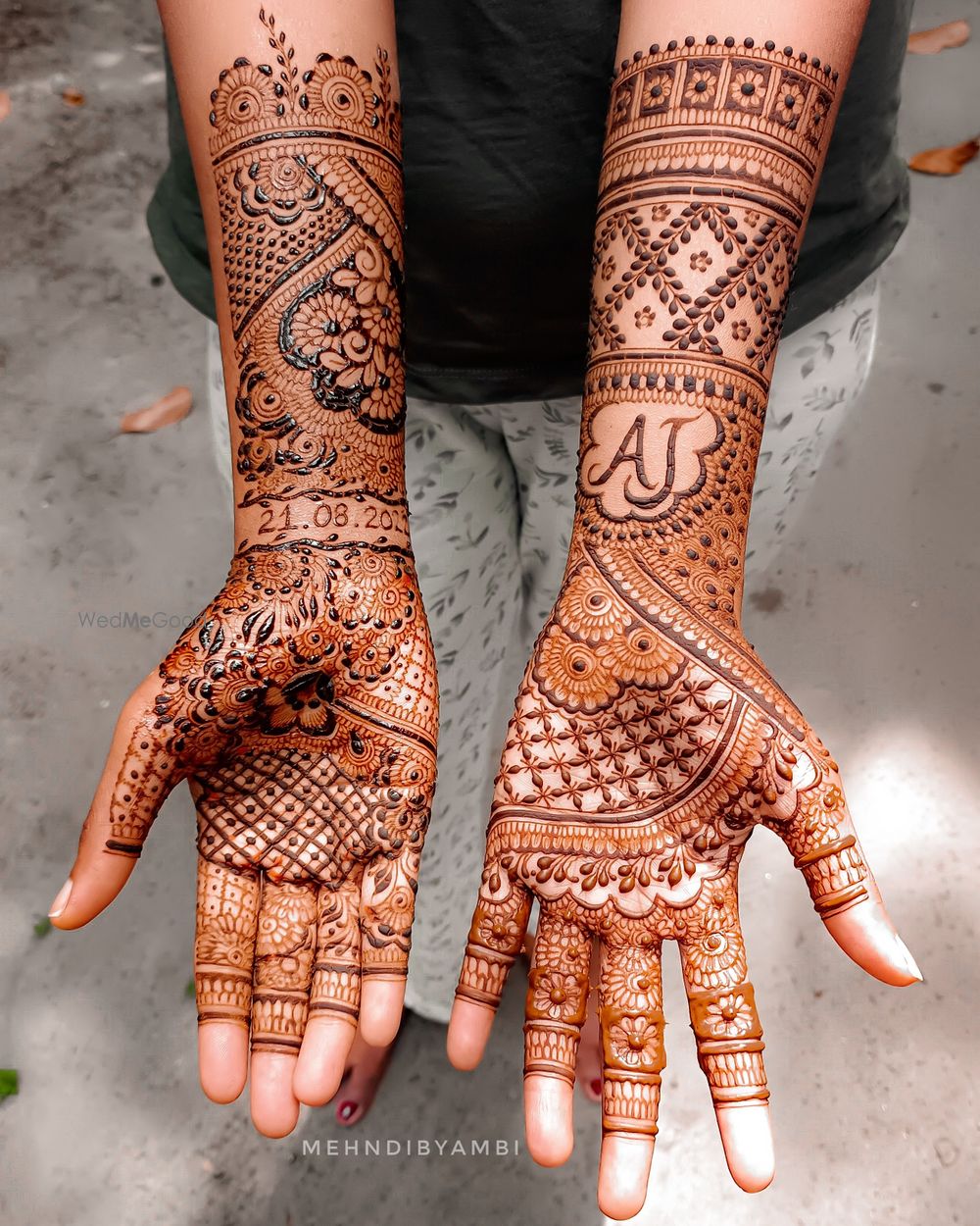 Photo By Mehndi by Ambi - Mehendi Artist