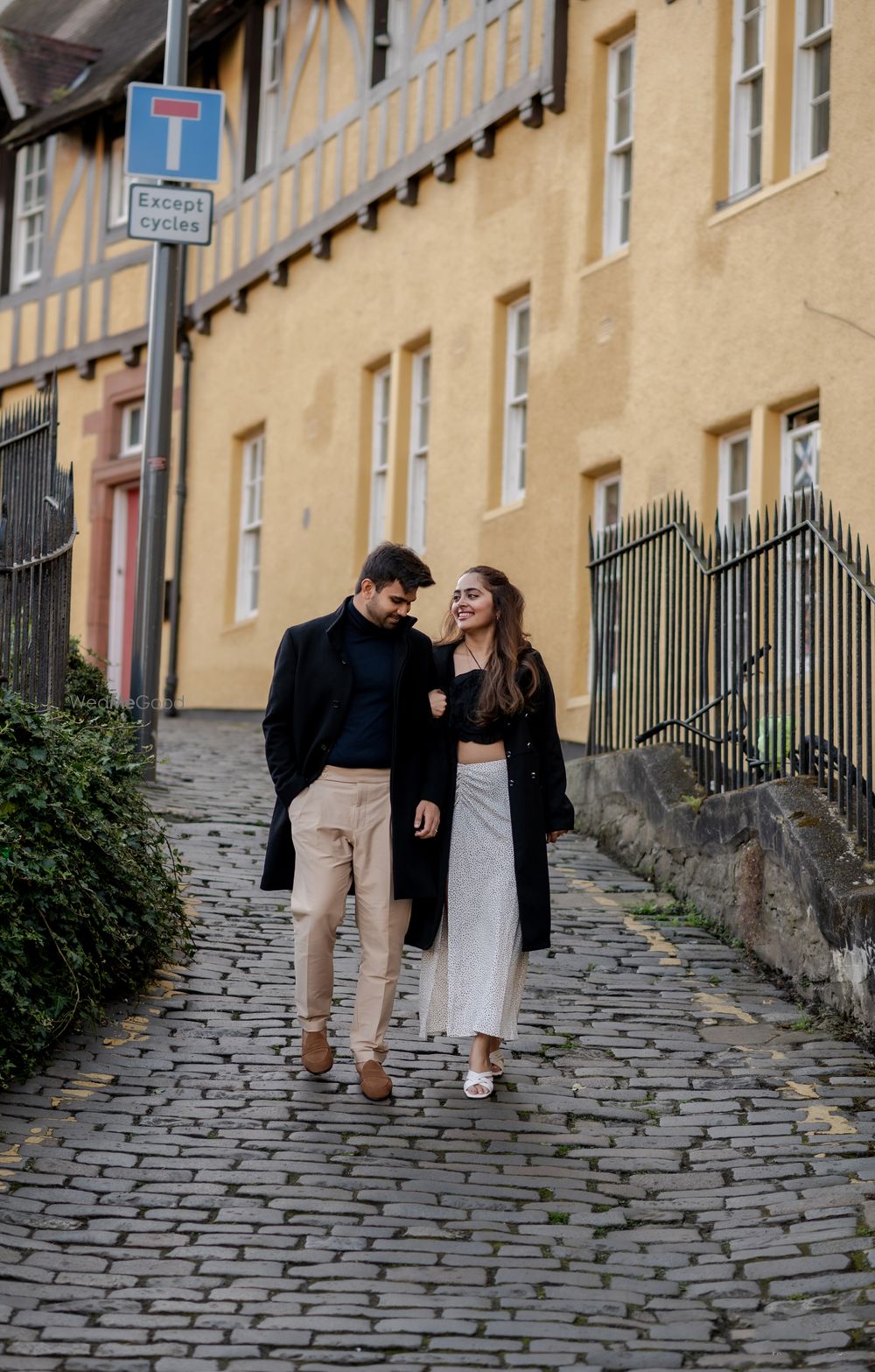 Photo By Sony Fashion Studio - Photographers