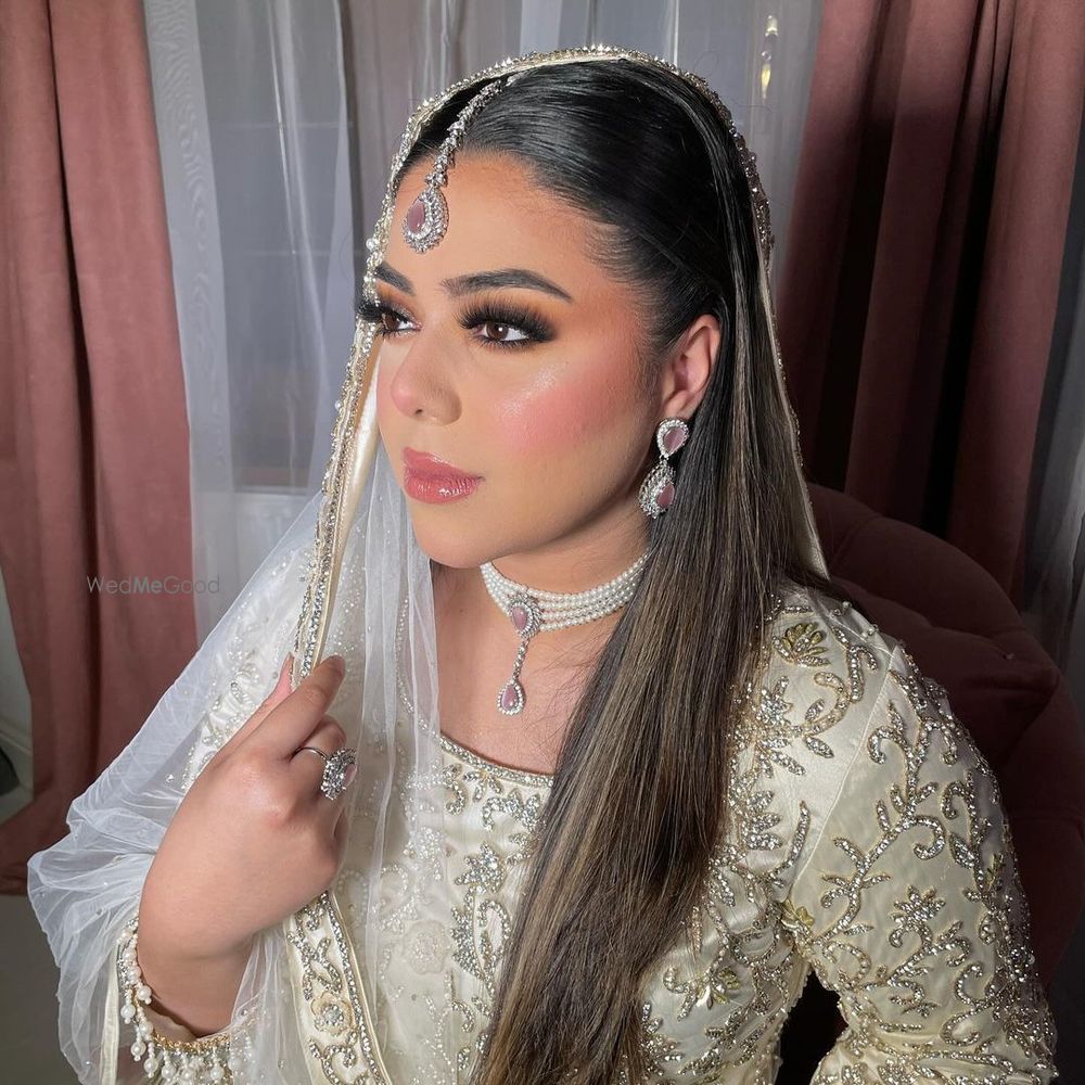 Photo By AWM: Makeovers by Aastha - Bridal Makeup Artists