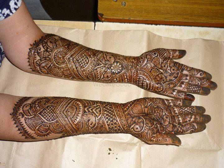 Khushi Mehndi Designer