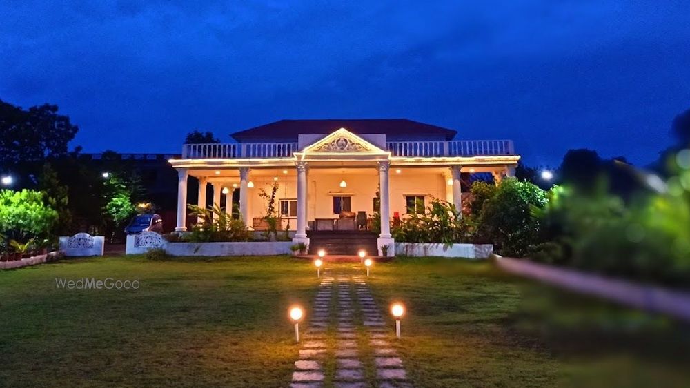 Utopia,The Royal Farmvilla