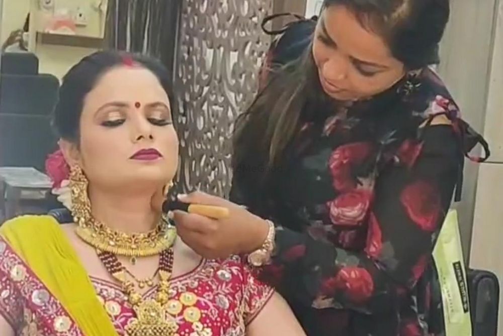 Ashmeeta Sharma Makeup Artist