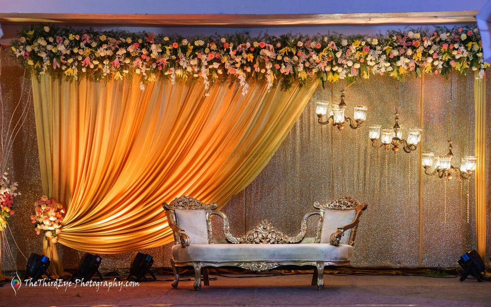 Photo of Minimal Floral Stage decor