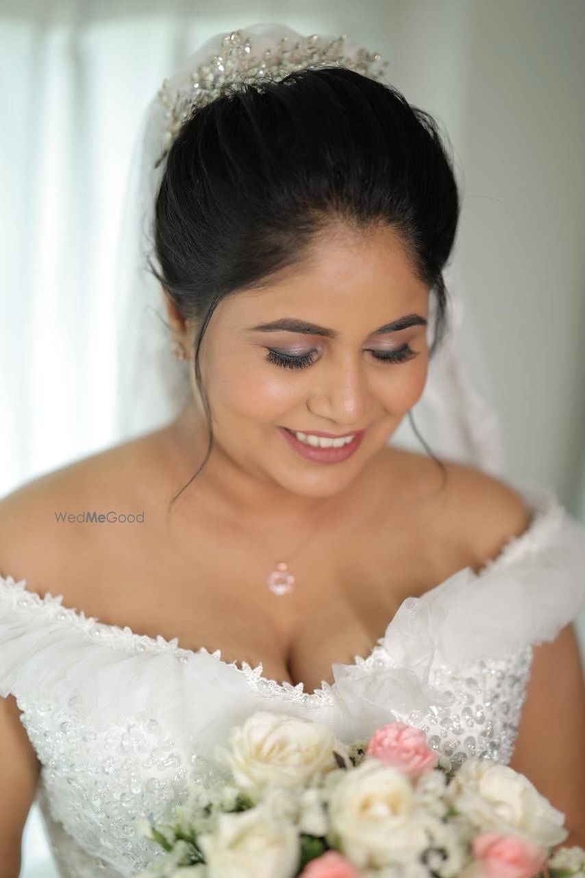 Photo By Tanya Arora Makeovers - Bridal Makeup