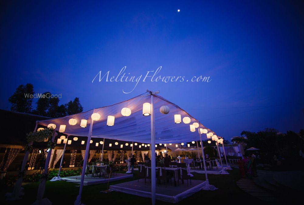 Photo of lanterns decor