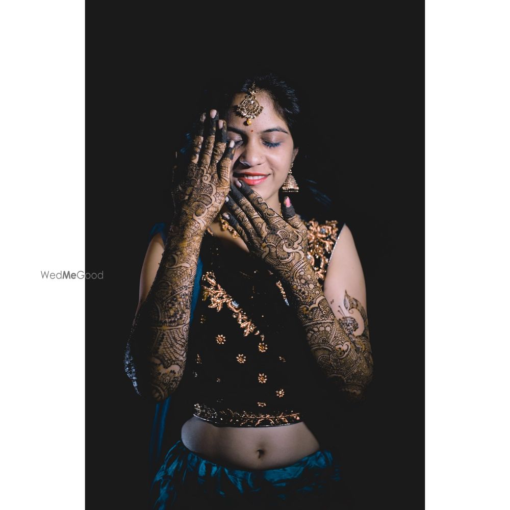 Photo By Showy Studio - Photographers
