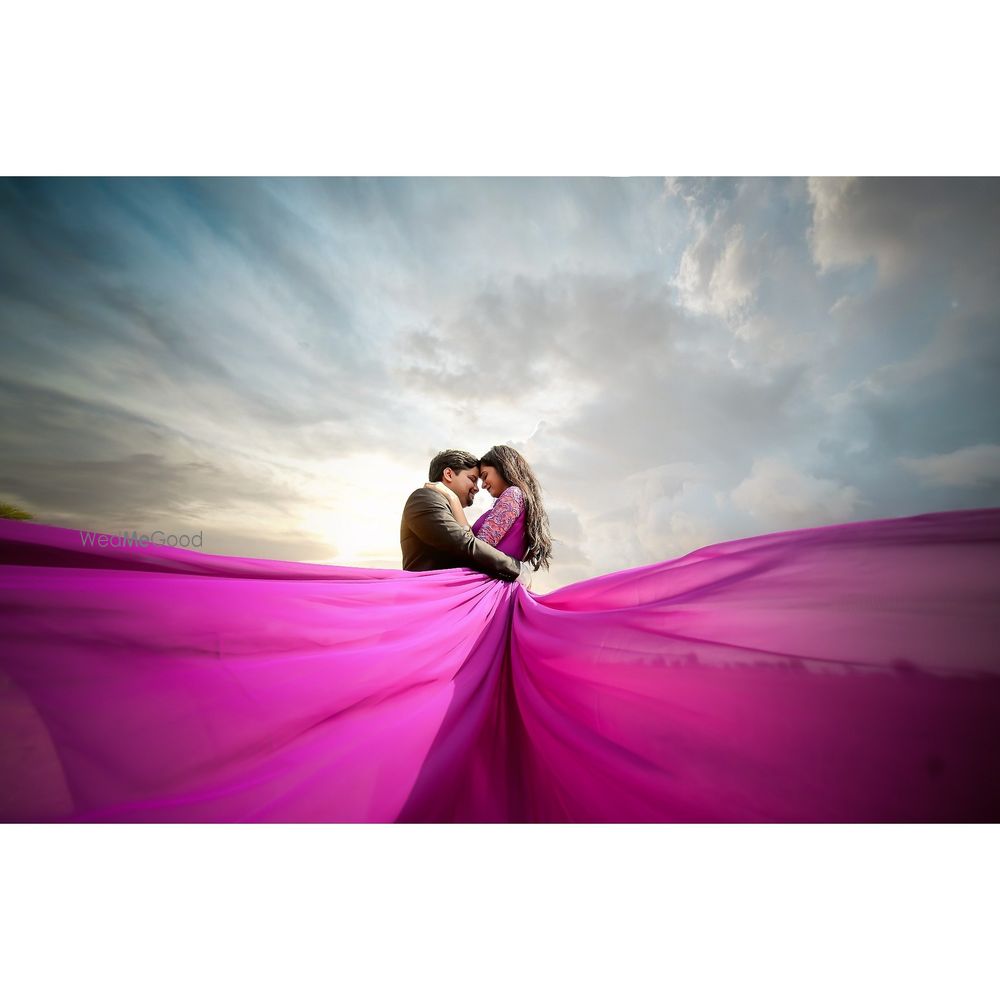 Photo By Showy Studio - Photographers