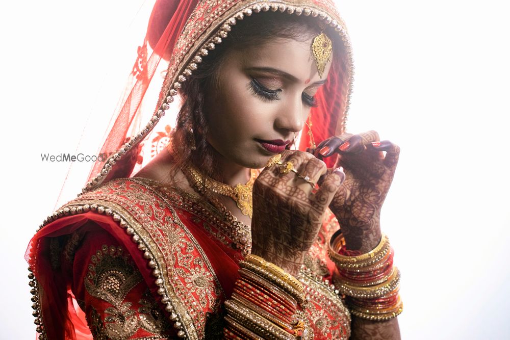 Photo By Everhues Cinestudio  - Photographers