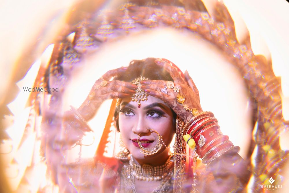 Photo By Everhues Cinestudio  - Photographers
