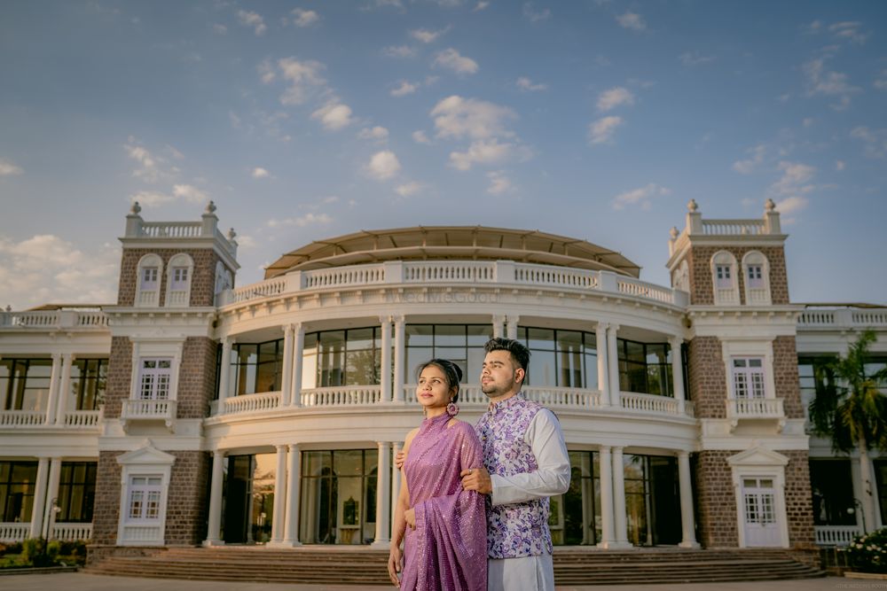 Photo By The Wedding Booth - Photographers