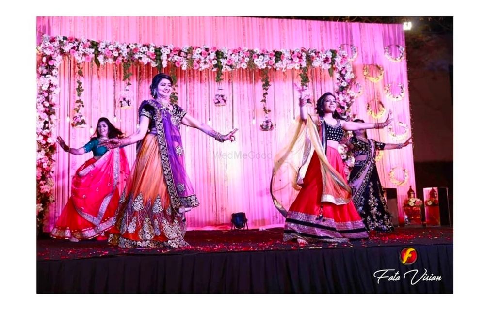 Photo By Your Wedding Choreographers - Sangeet Choreographer