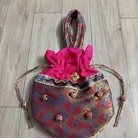 Photo By Cliink Art Fashion Bags - Accessories