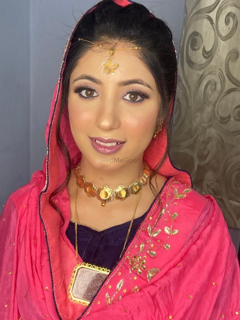 Photo By Zainab Malik Makeovers - Bridal Makeup