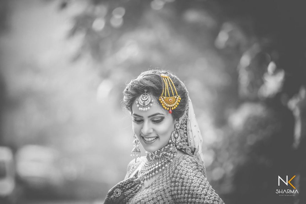 Photo of Stunning black and white bridal shot