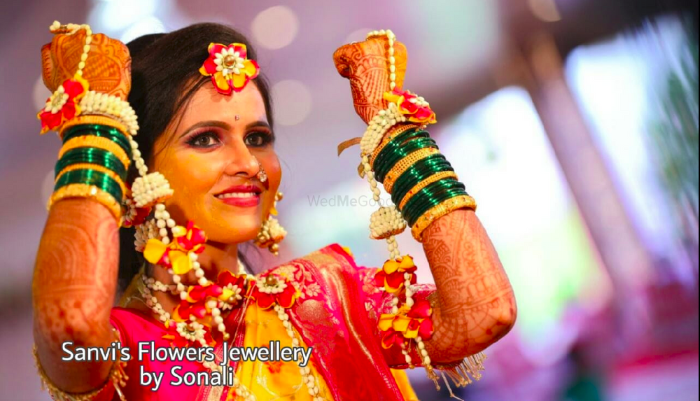Sanvis Flowers Jewellery by Sonali