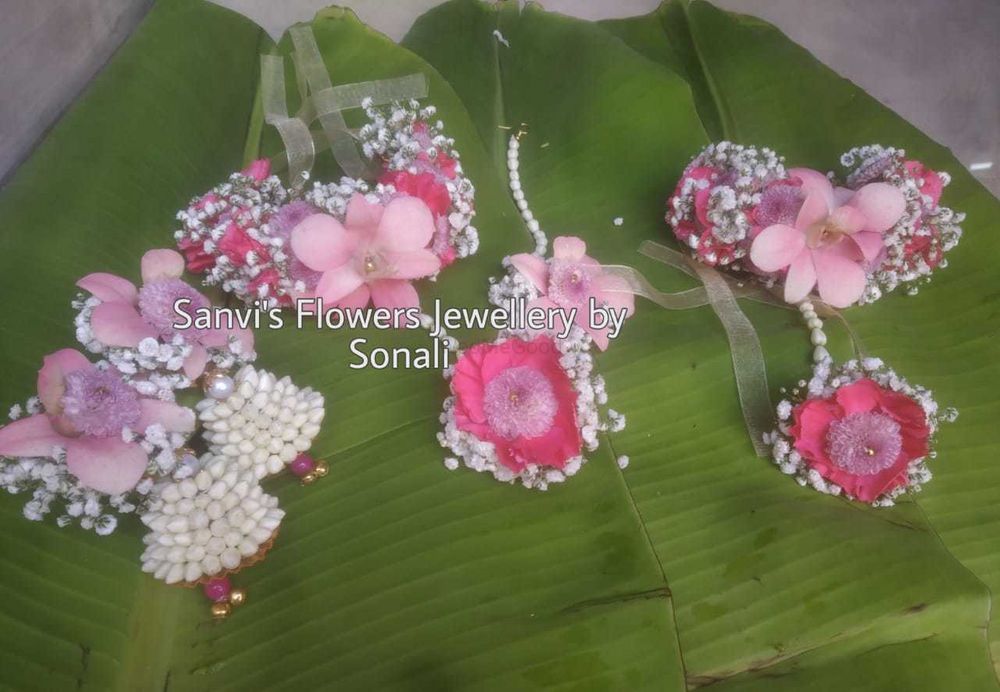 Photo By Sanvis Flowers Jewellery by Sonali - Jewellery