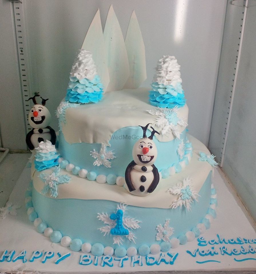 Photo By Doreen's cupcakes & treats - Cake