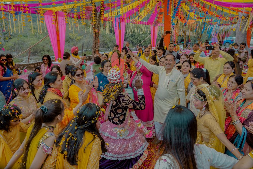 Photo By Humari Wedding Story - Photographers