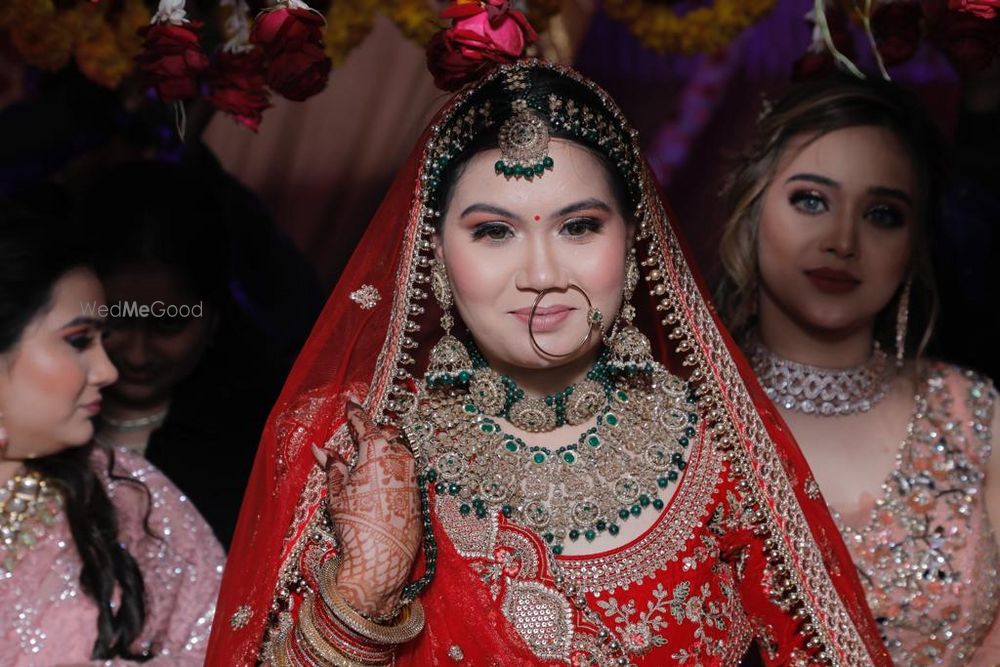 Photo By Neeru Tiwari Makeovers - Bridal Makeup