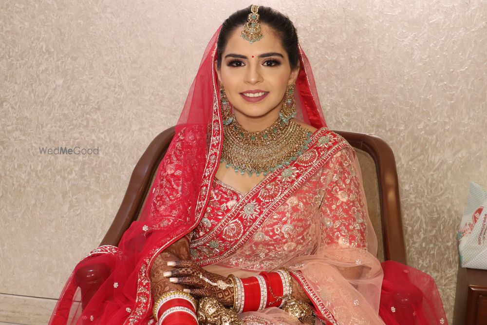 Photo By Neeru Tiwari Makeovers - Bridal Makeup