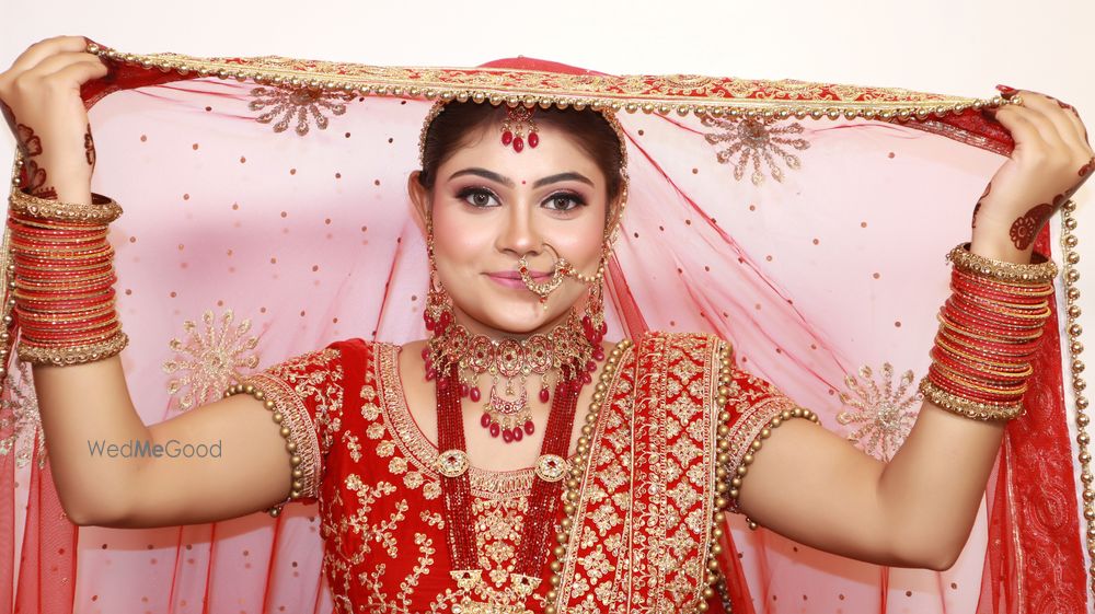 Photo By Neeru Tiwari Makeovers - Bridal Makeup