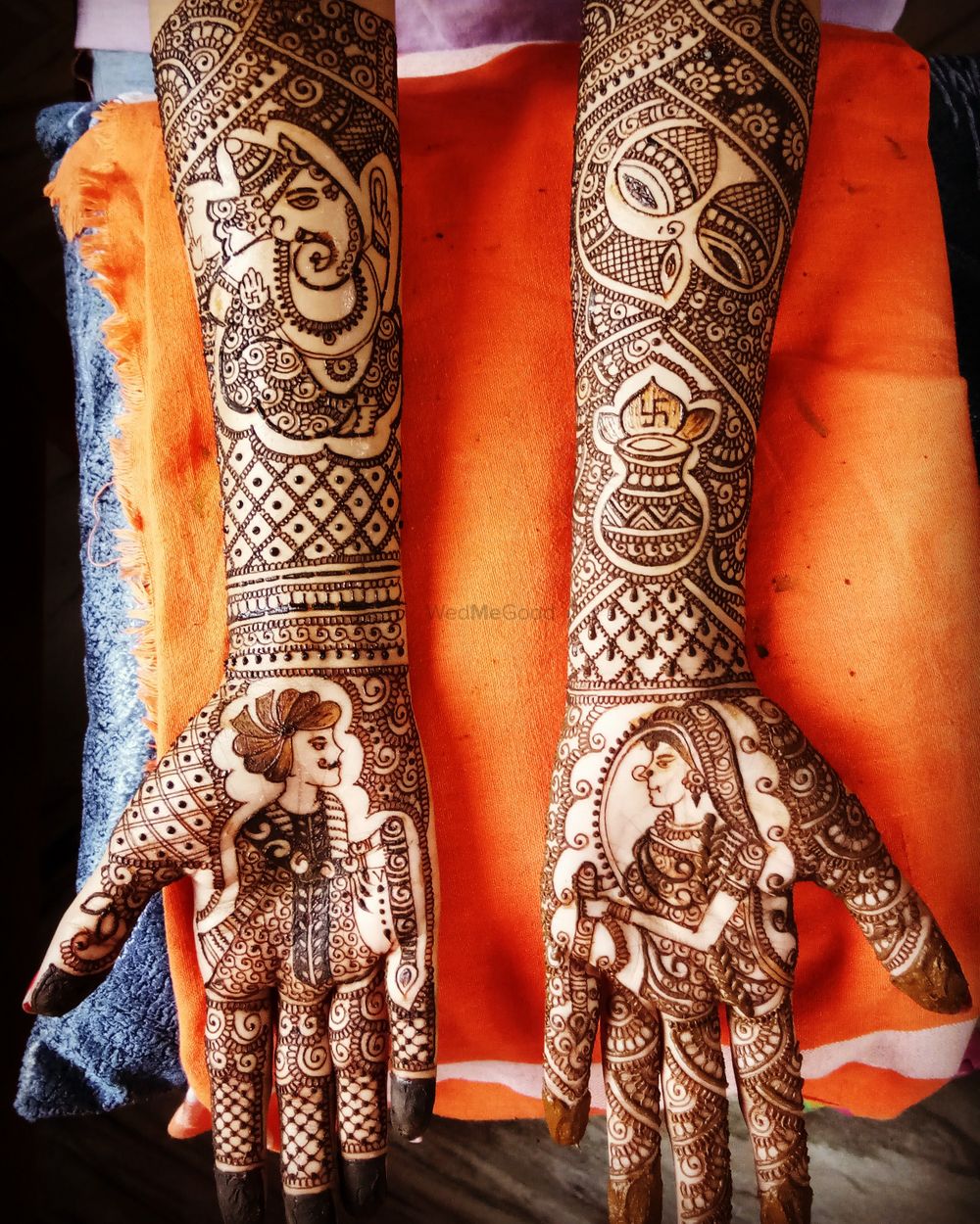 Photo of Unique bride and groom on mehendi for wedding