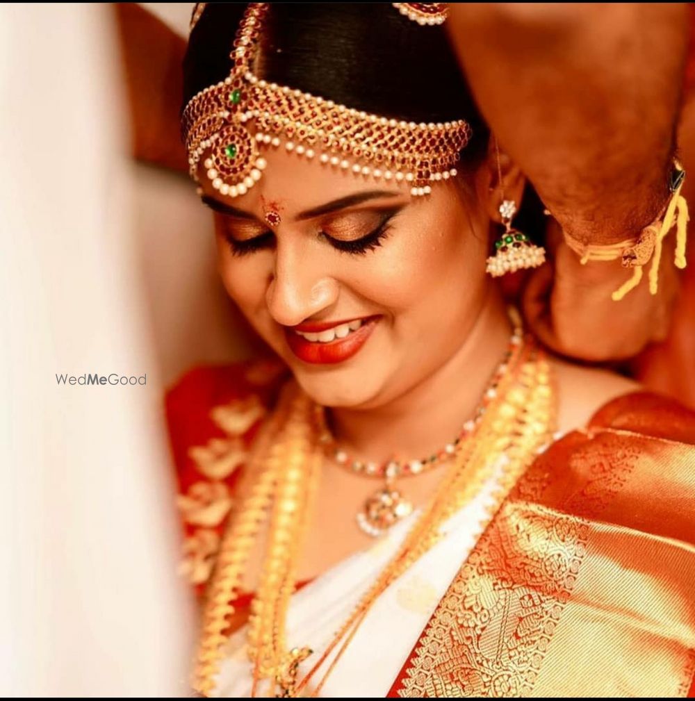 Photo By Makeup with Varsha - Bridal Makeup