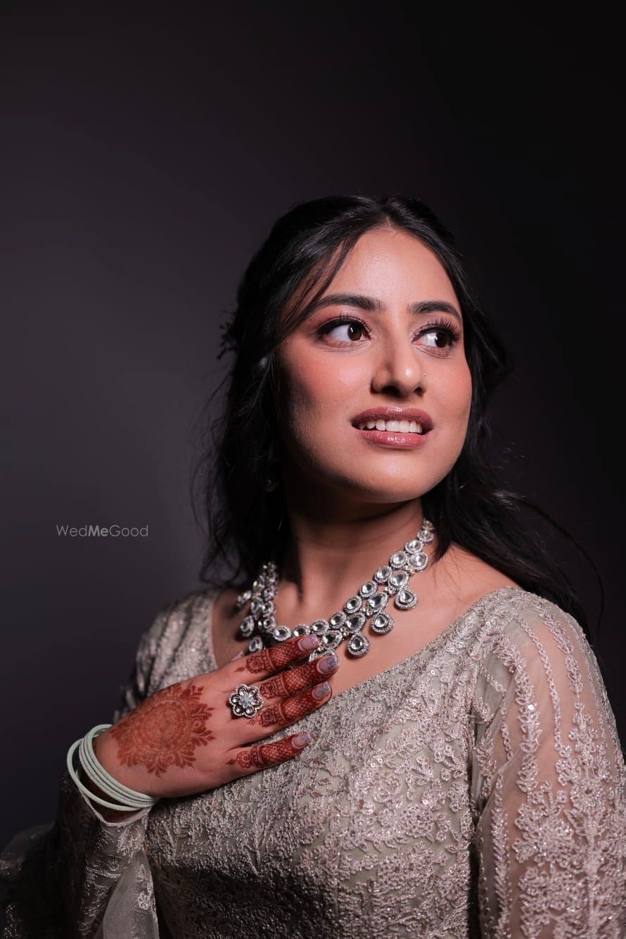 Photo By Makeovers by Nandini - Bridal Makeup