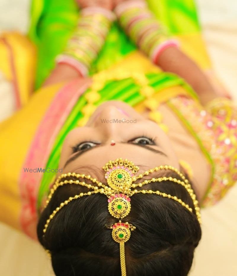 Photo of South Indian bridal mathapatti with three strands