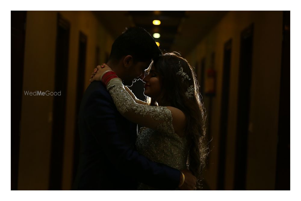 Photo By The Wedding Light - Photographers