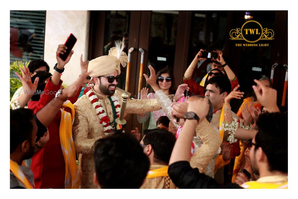 Photo By The Wedding Light - Photographers