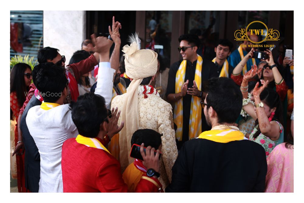 Photo By The Wedding Light - Photographers