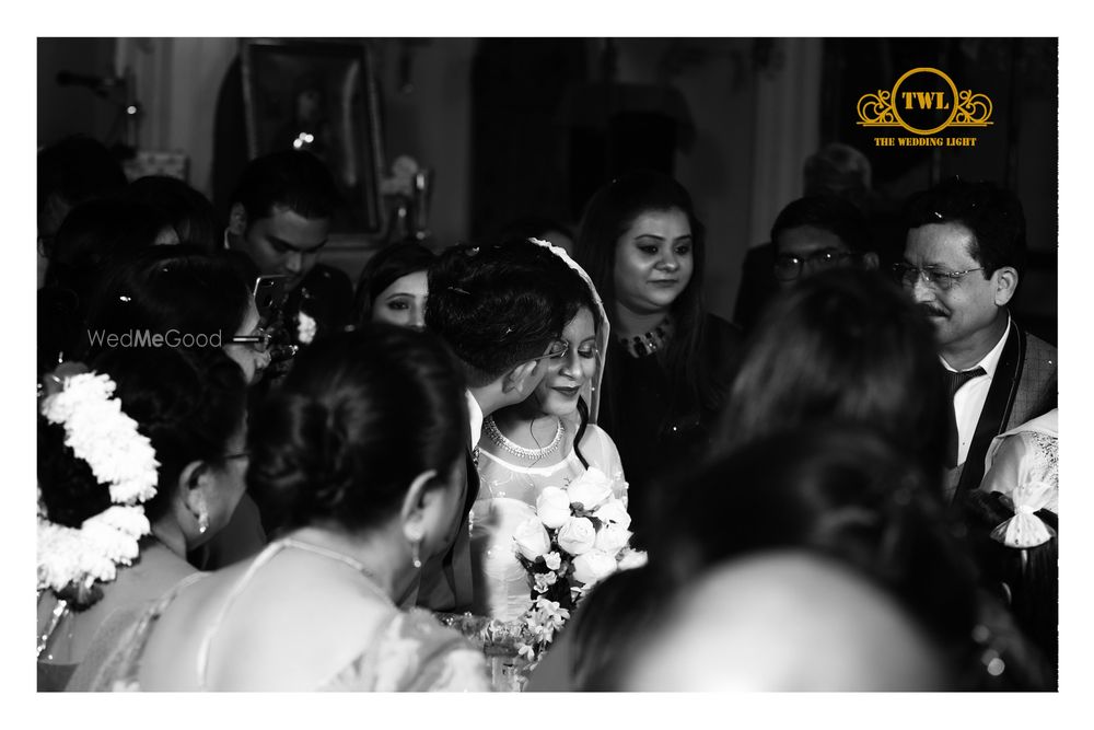 Photo By The Wedding Light - Photographers