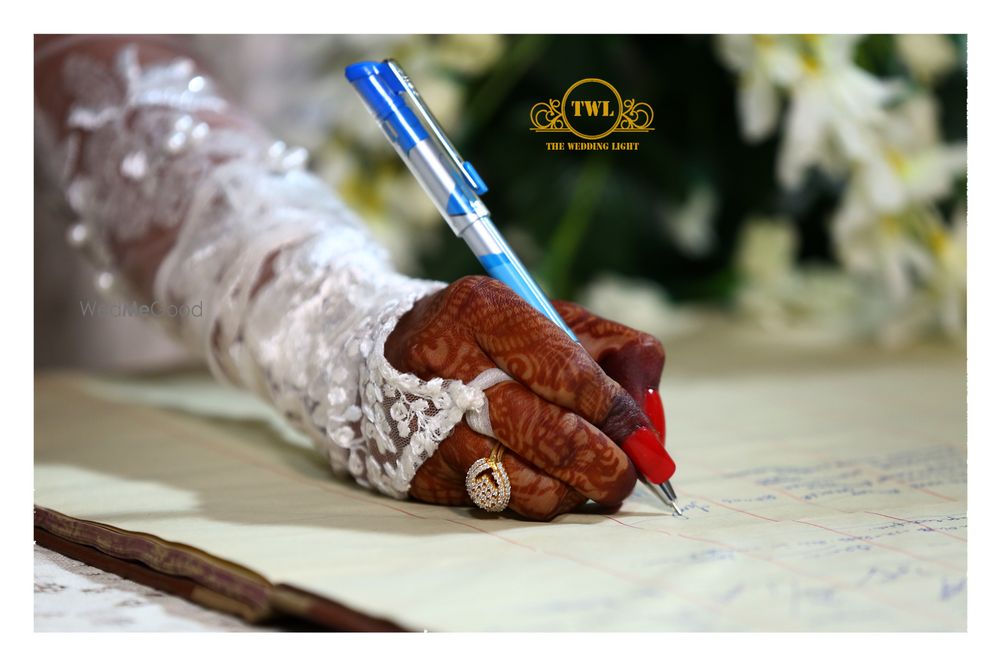 Photo By The Wedding Light - Photographers