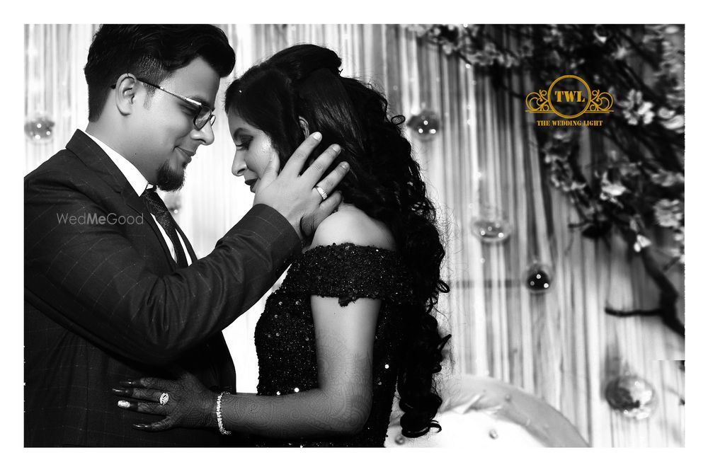 Photo By The Wedding Light - Photographers