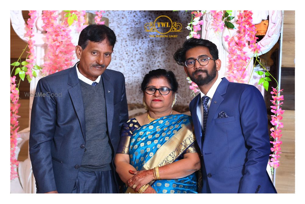 Photo By The Wedding Light - Photographers