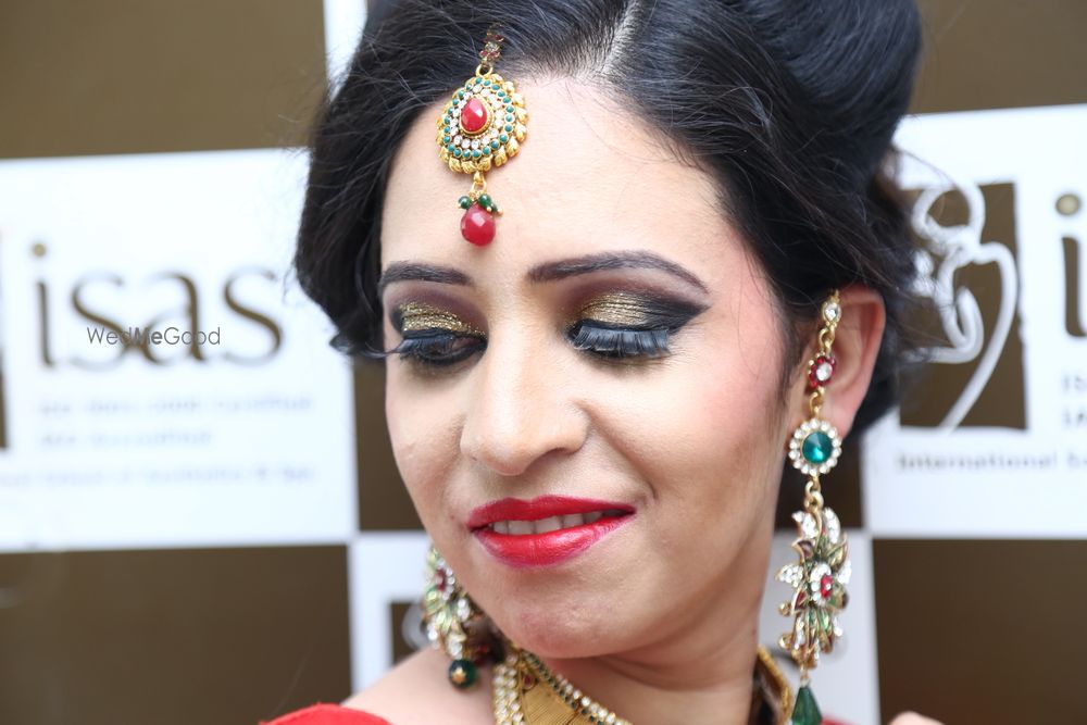 Photo By Makeovers By Sneha - Bridal Makeup