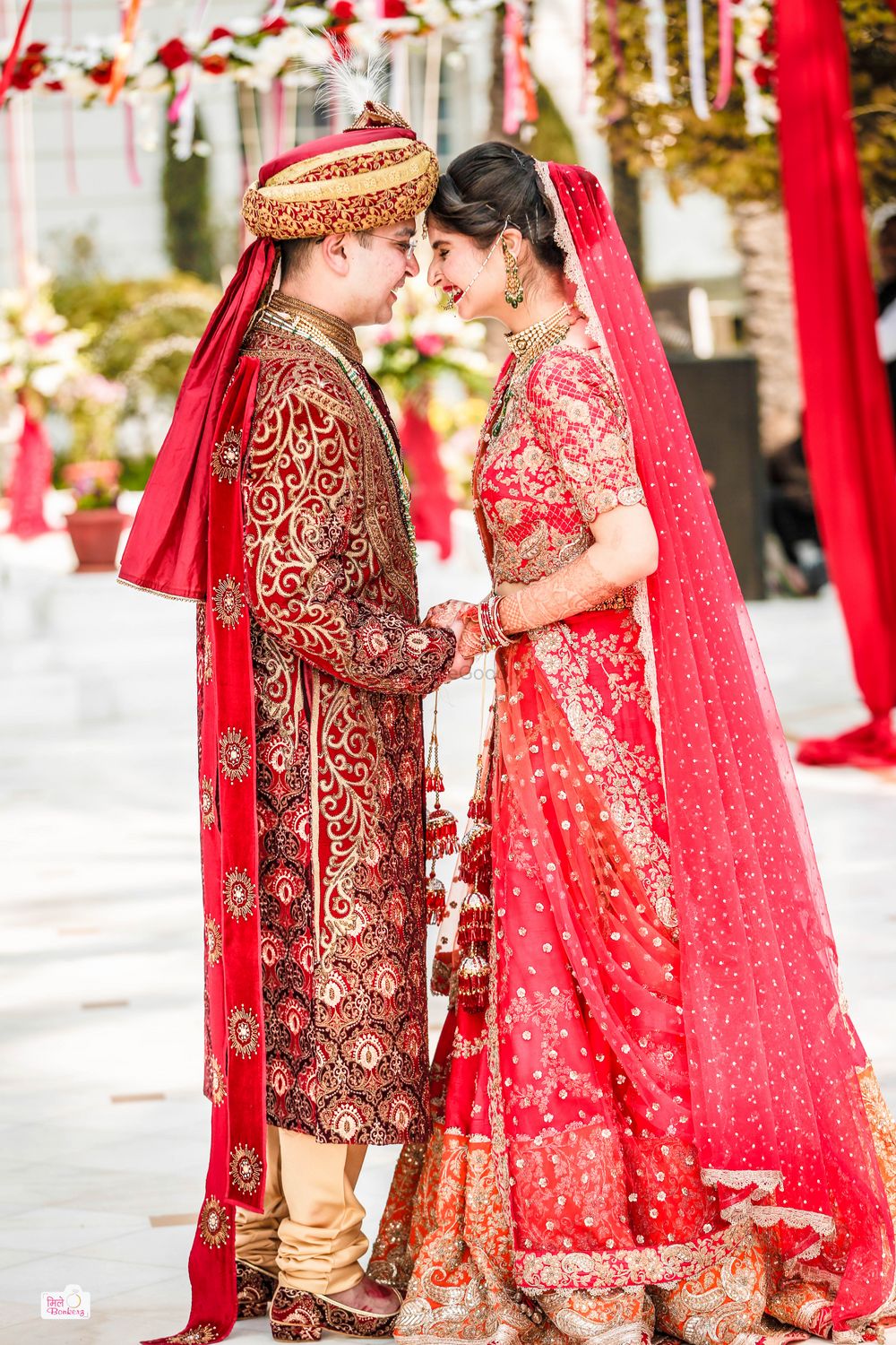 Red Wedding Photoshoot & Poses Photo