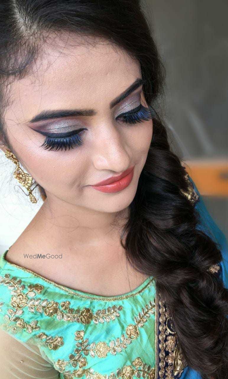 Photo By Juhi Makeovers - Bridal Makeup