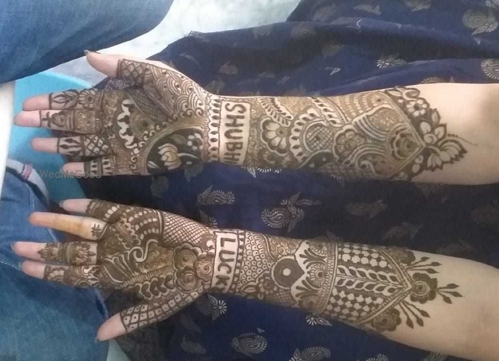 Akansha - Best Mehndi Artist Bareilly