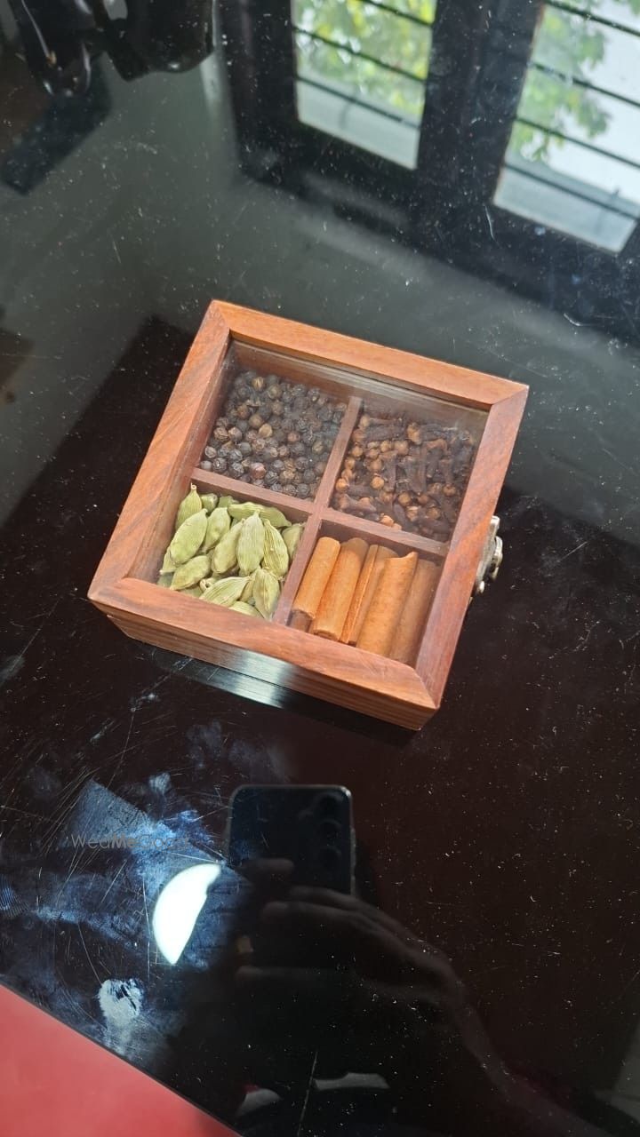 Photo By Hamperzz - Favors