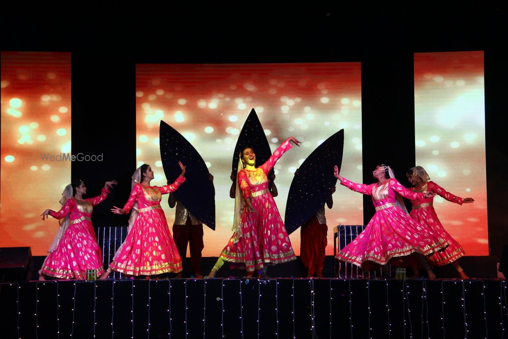 Photo By Zeus Entertainment - Sangeet Choreographer