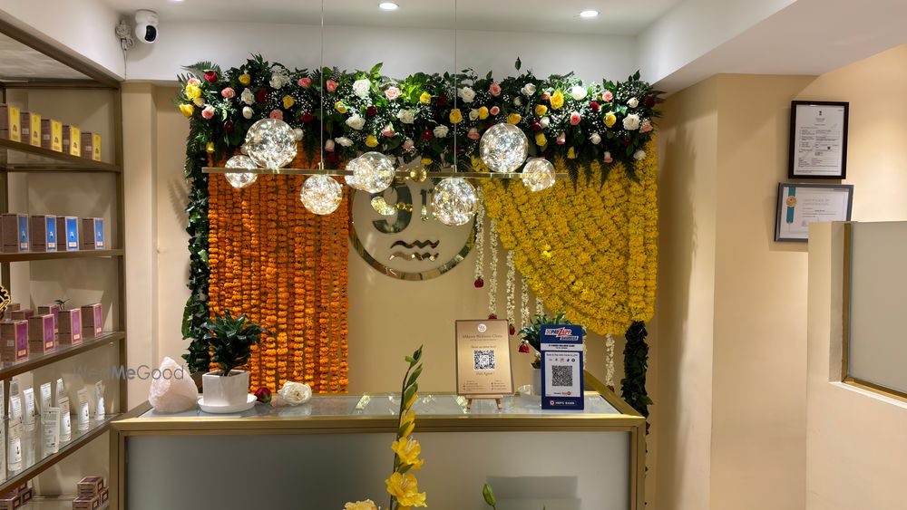 Photo By Floral Luxe - Decorators