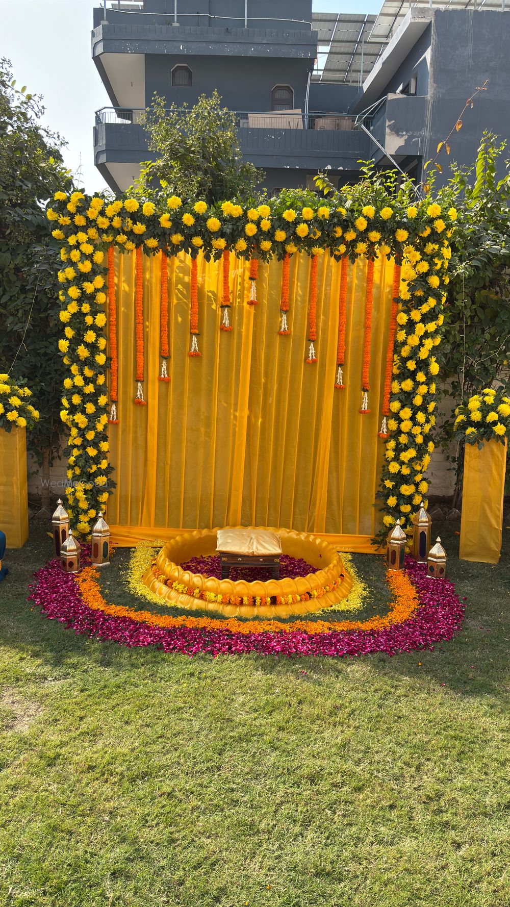 Photo By Floral Luxe - Decorators
