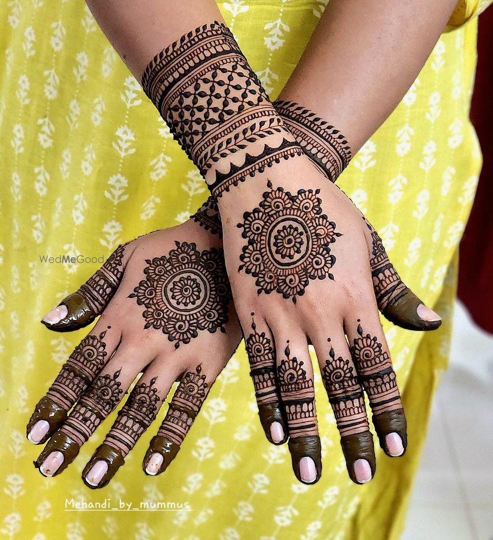 Photo By Mehandi by Mummus - Mehendi Artist