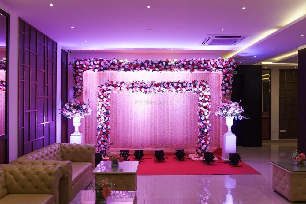 Photo By Paras Inn - Venues