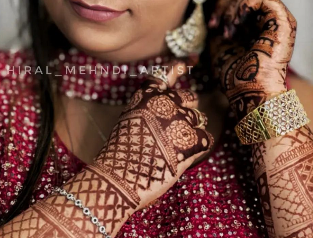 Hiral Mehndi Artist 