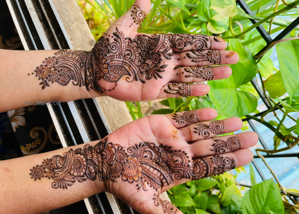 AM Mehndi Artist