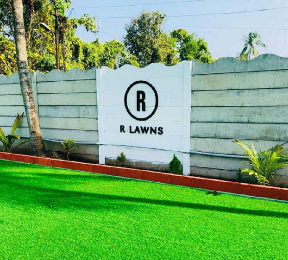 R Lawns